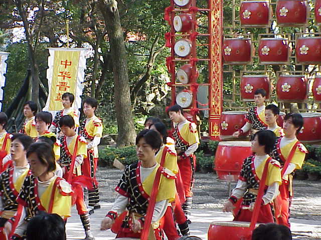    Drums & dancers,   Tiger Hill,      Suzhou